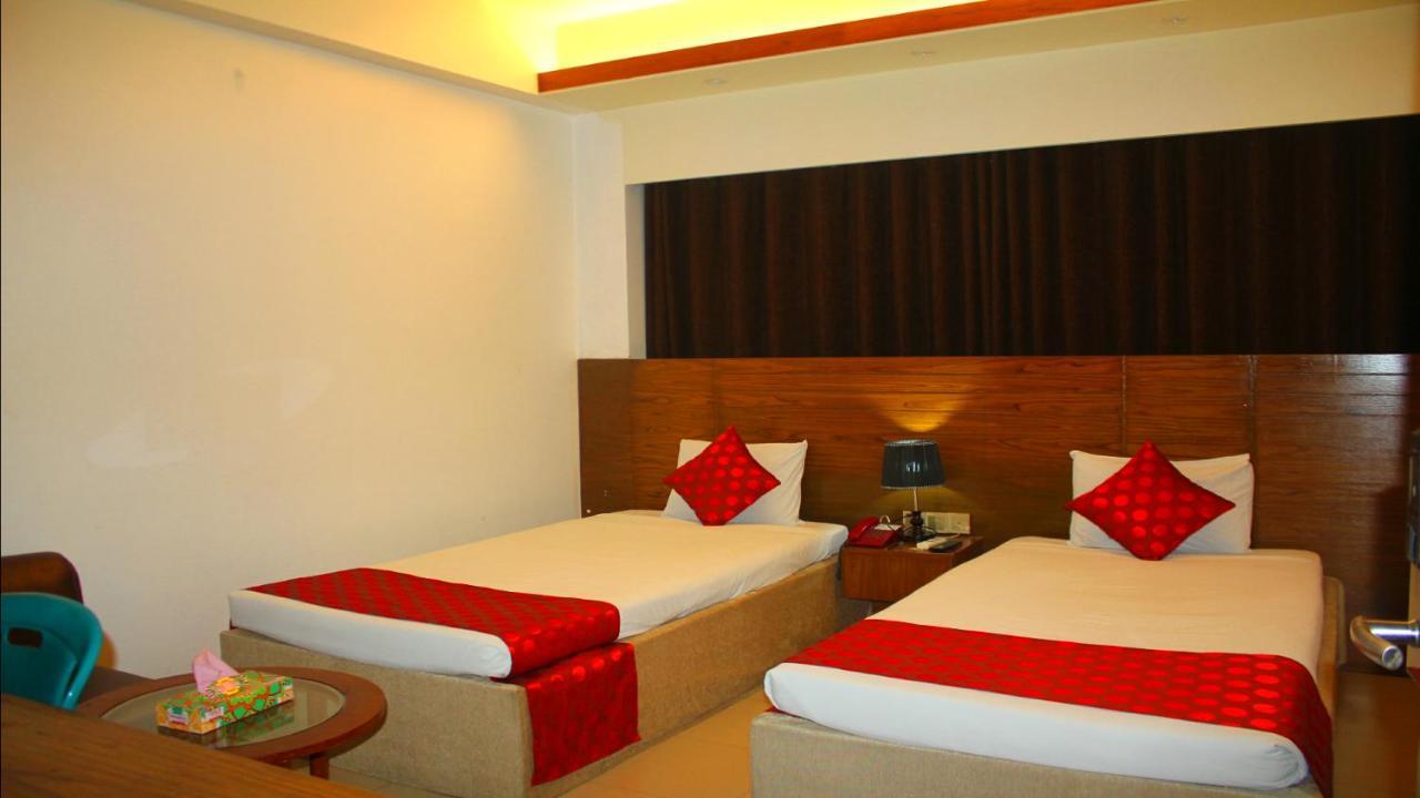 The Alina Hotel & Suites Чіттаґонґ Екстер'єр фото