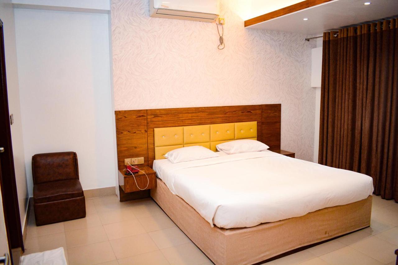 The Alina Hotel & Suites Чіттаґонґ Екстер'єр фото